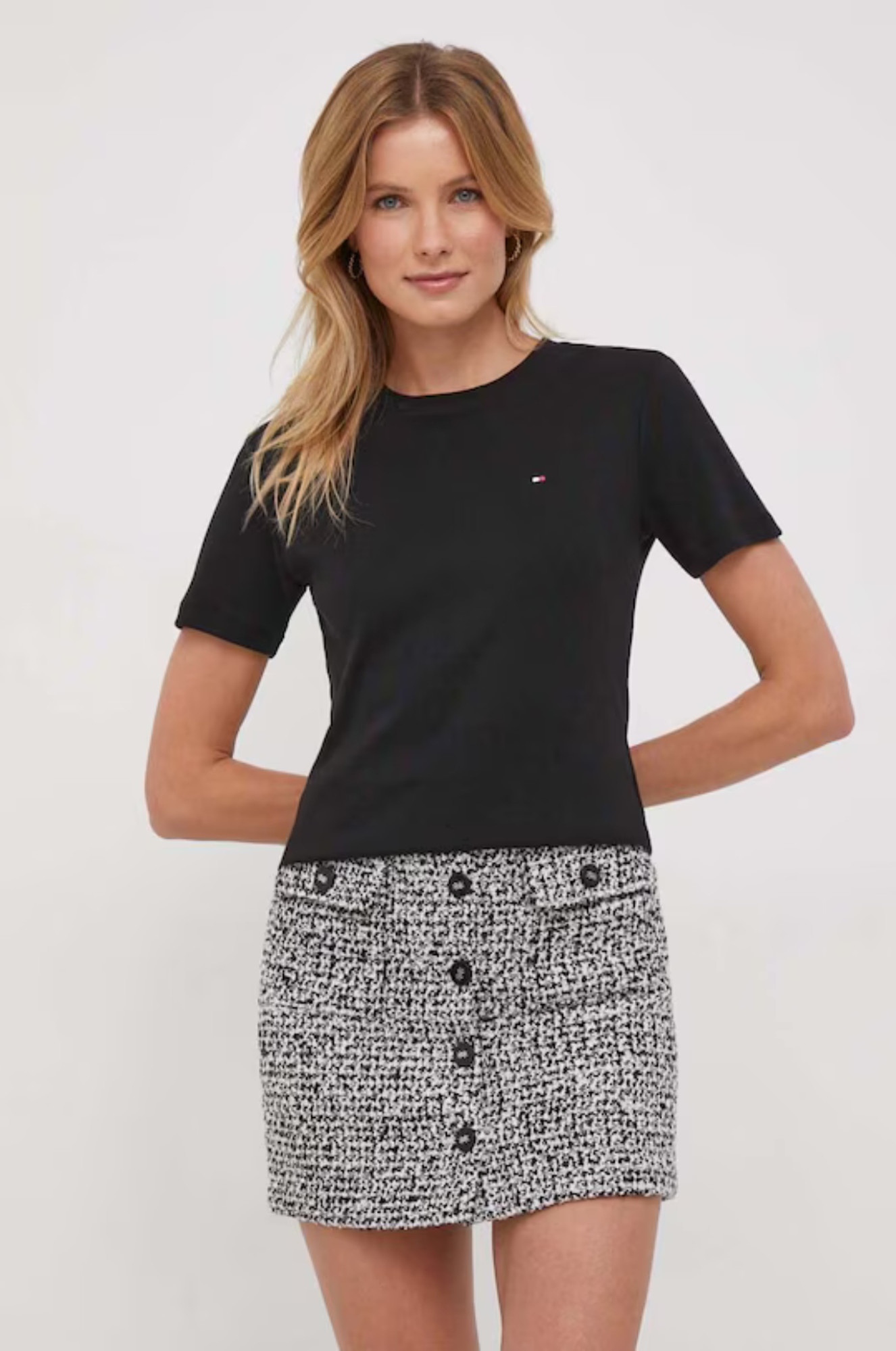 detail Tommy Hilfiger dámské basic triko