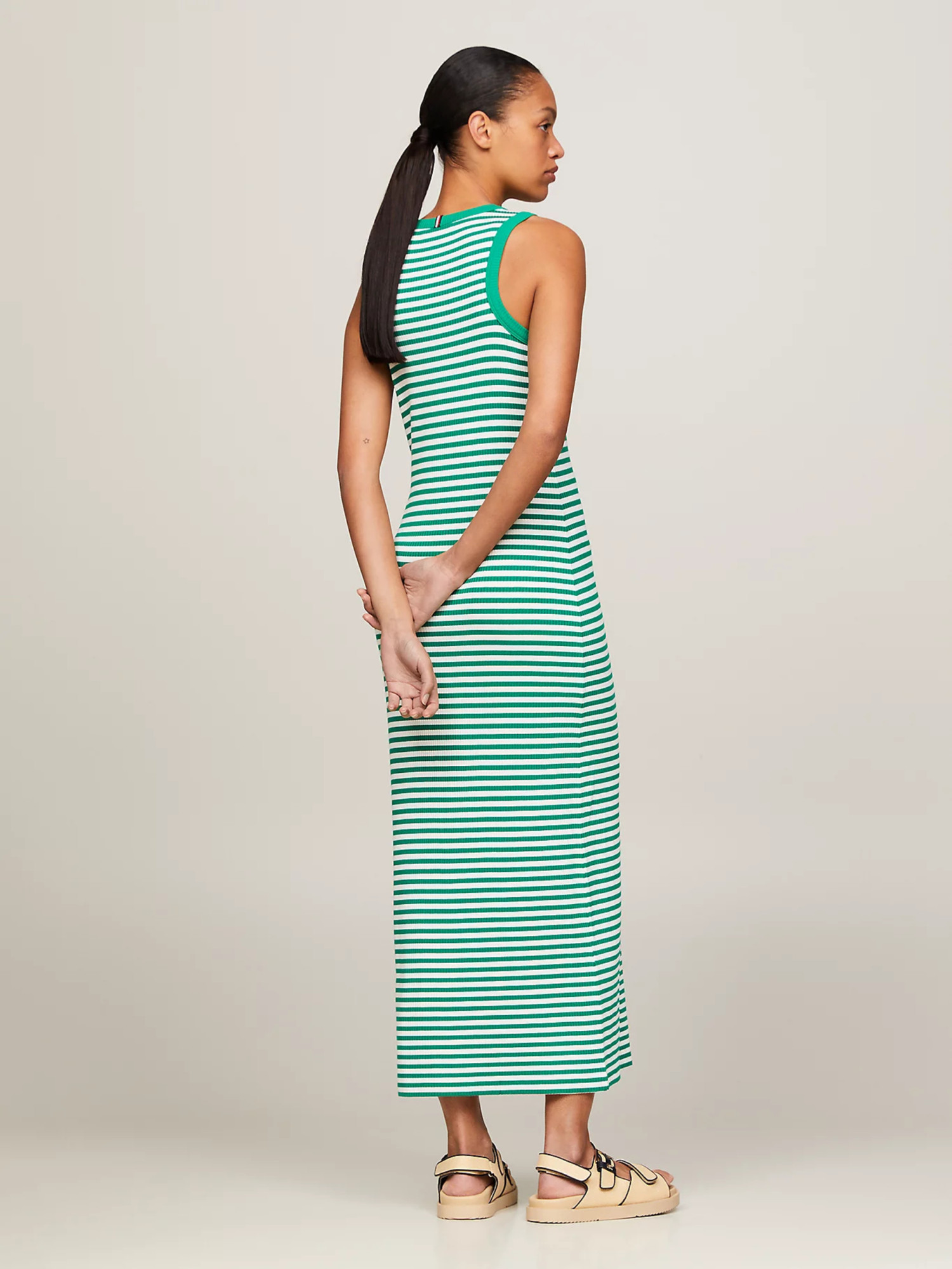 detail Tommy Hilfiger dámské pruhované šaty