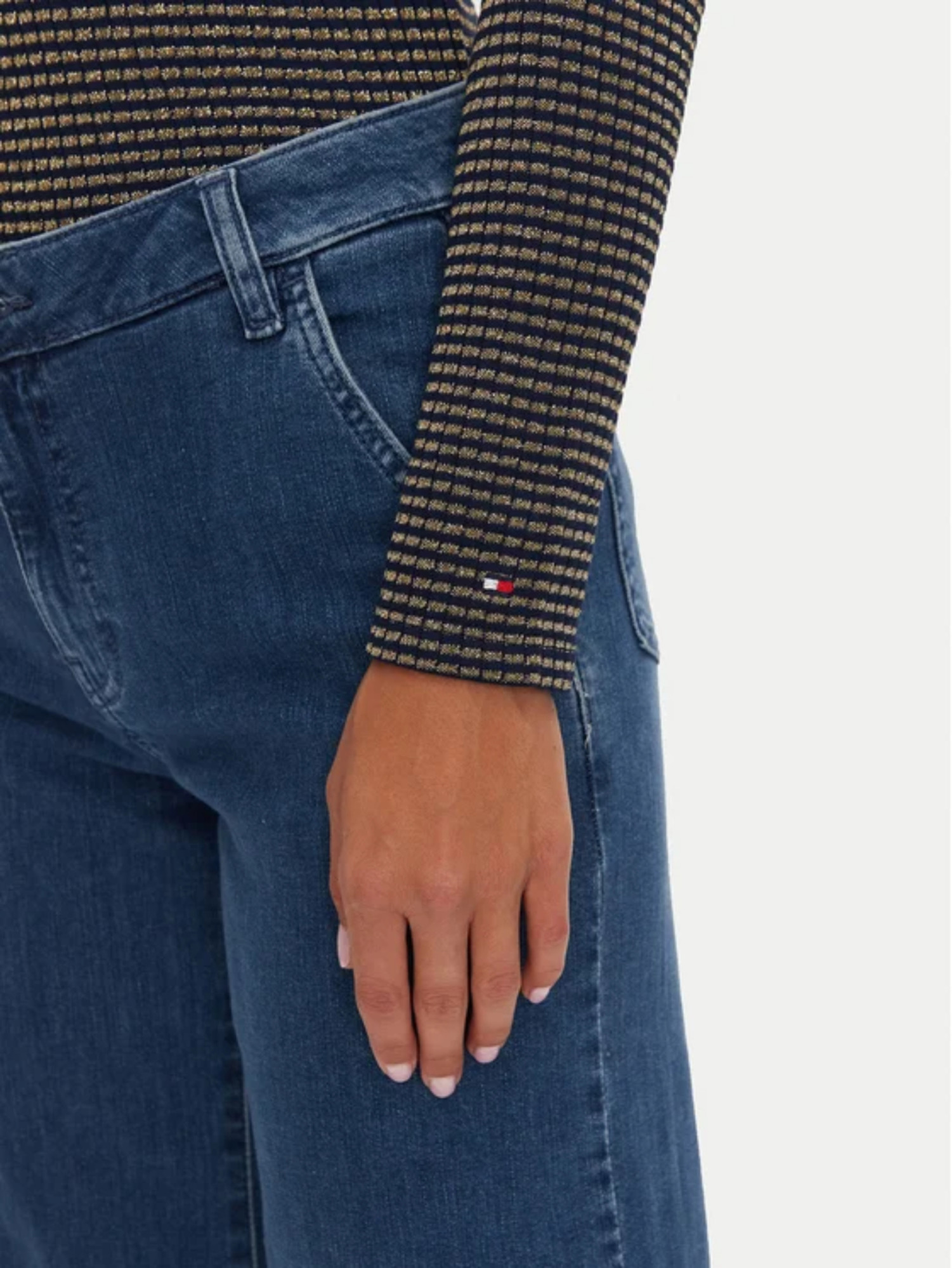 detail Tommy Hilfiger dámský rolák