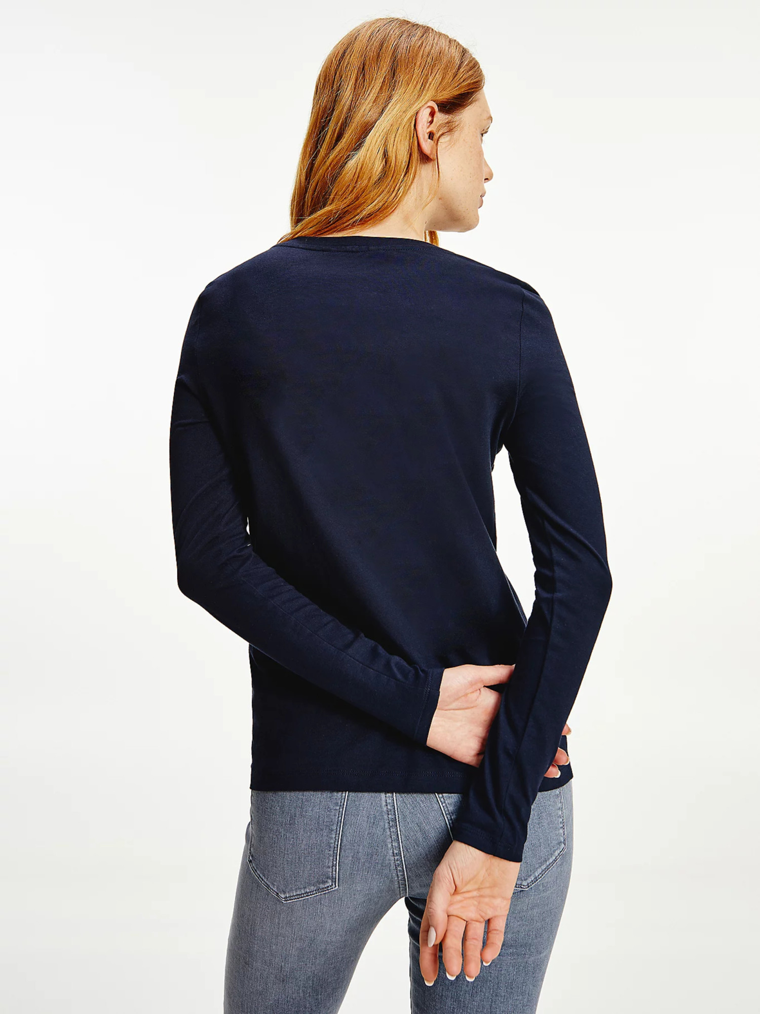 detail Tommy Hilfiger dámské tmavě modré tričko s dlouhým rukávem