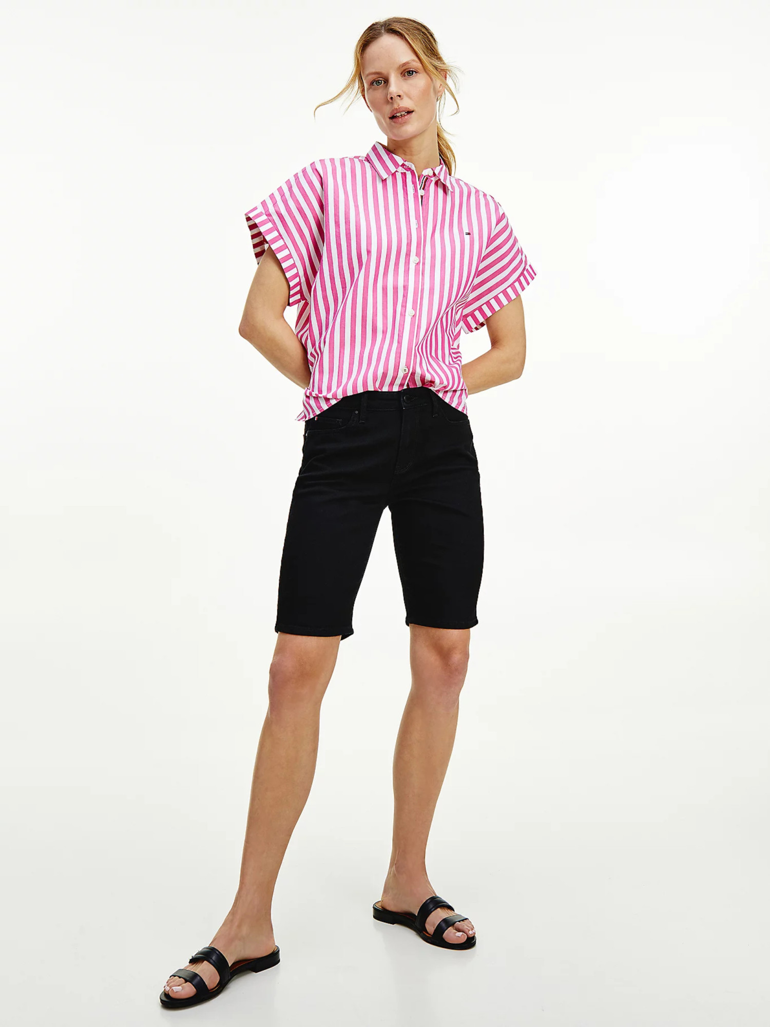 detail Tommy Hilfiger dámské černé šortky