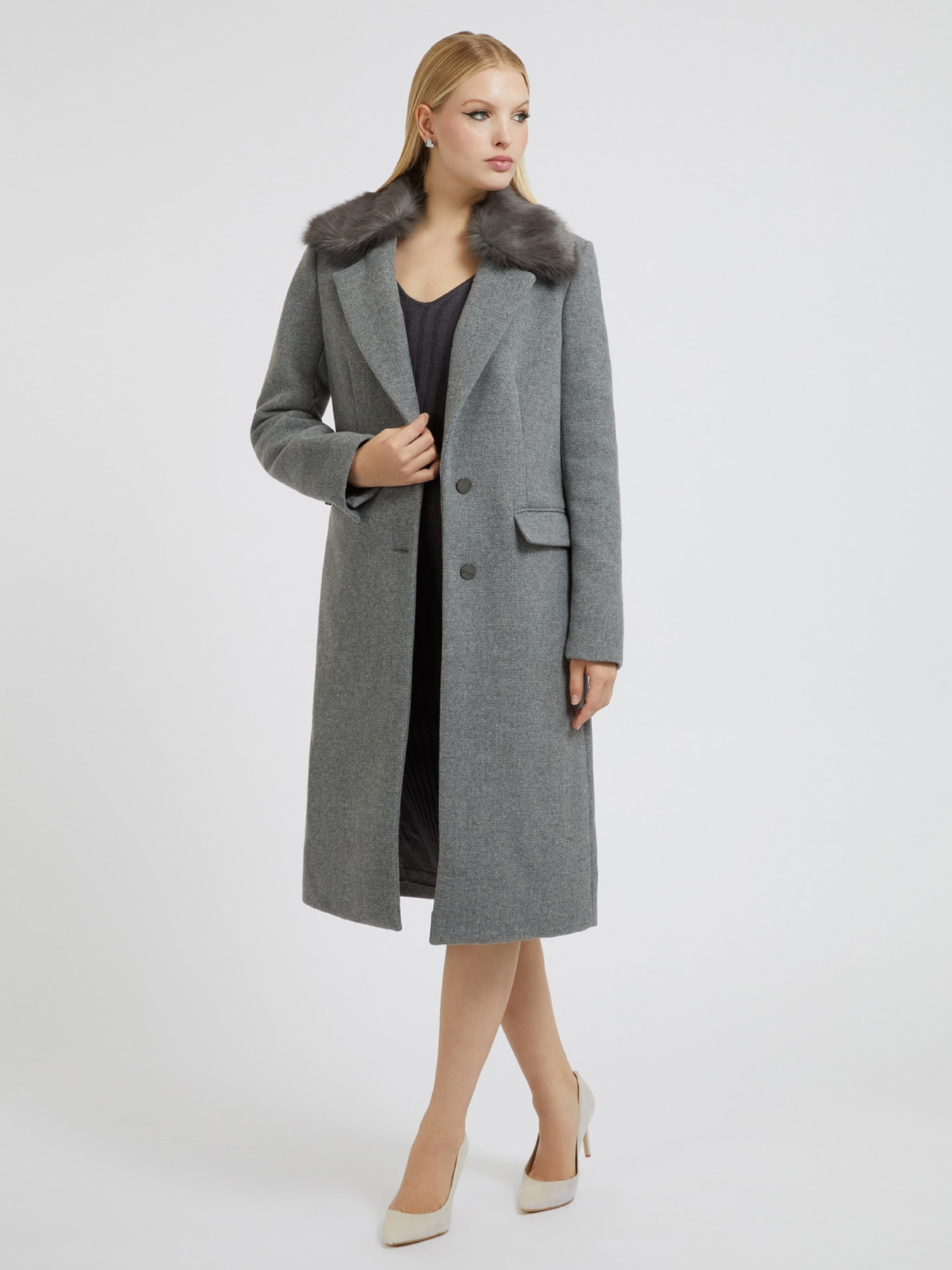 detail Guess dámský šedý kabát