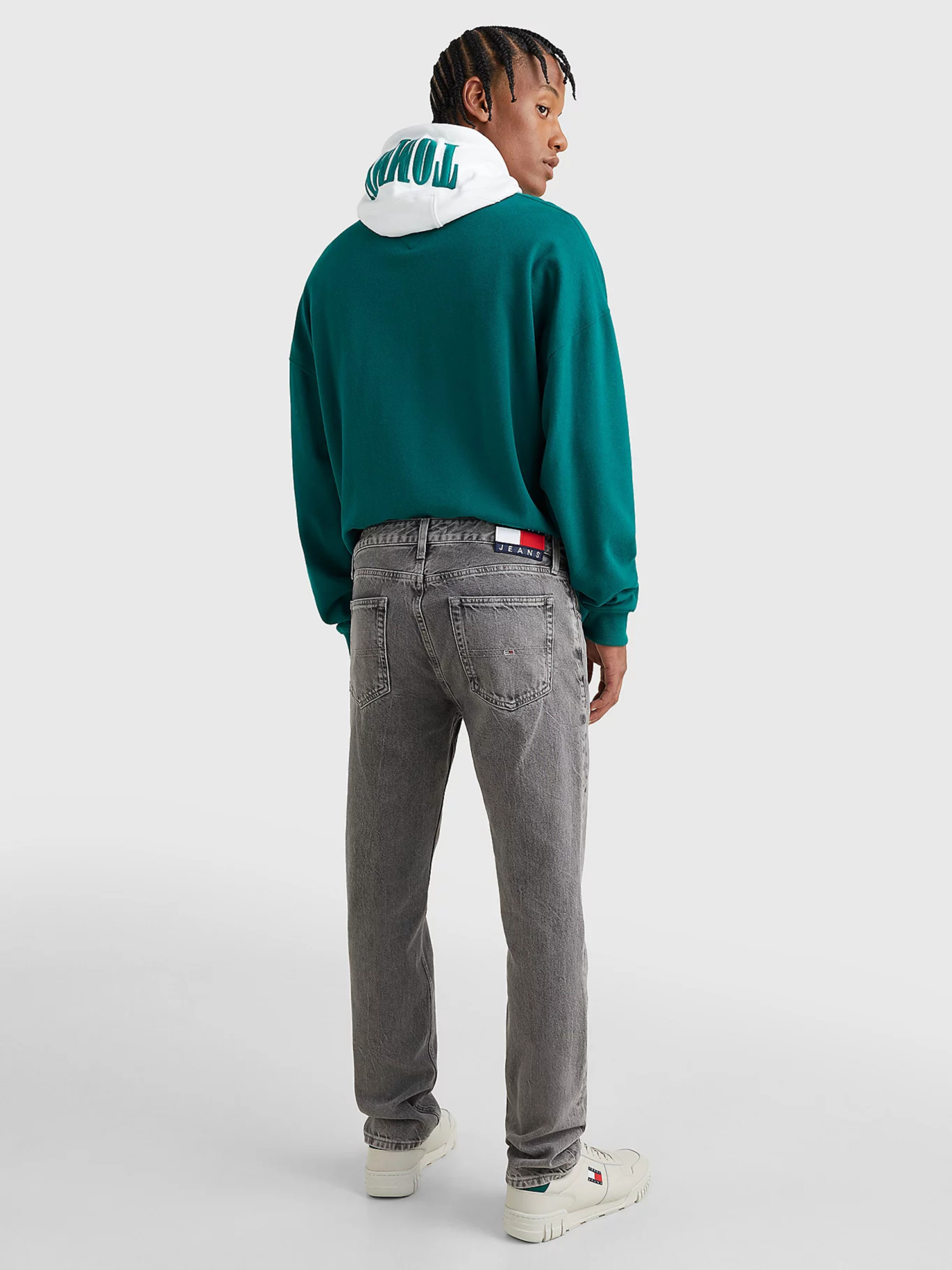 detail Tommy Jeans pánské šedé džíny