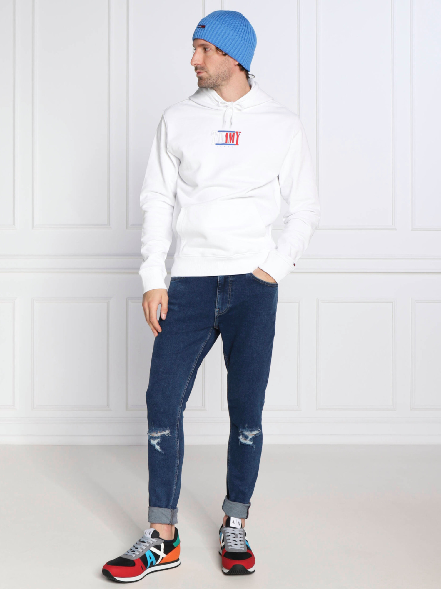 detail Tommy Jeans pánská bílá mikina