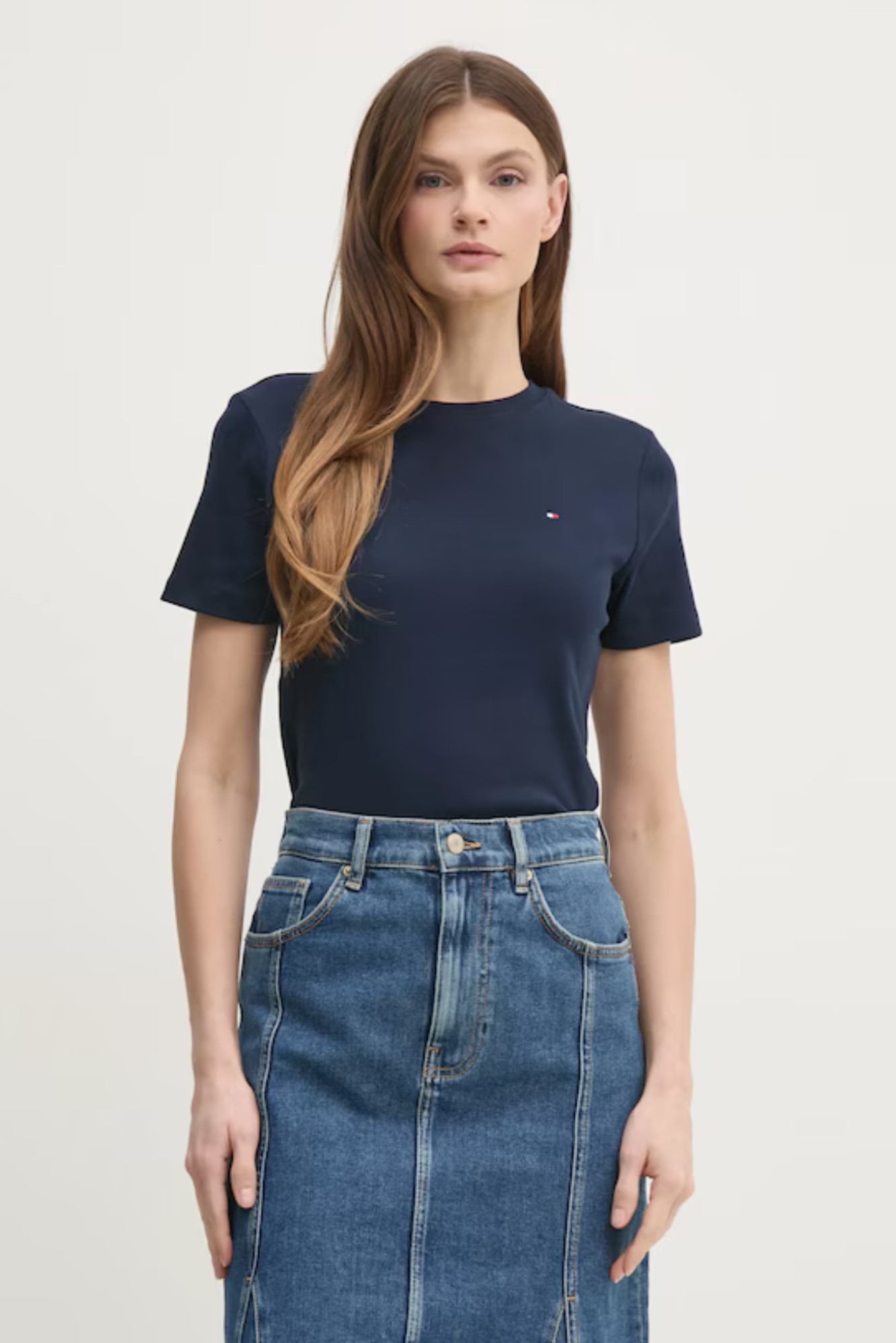 detail Tommy Hilfiger dámské basic triko