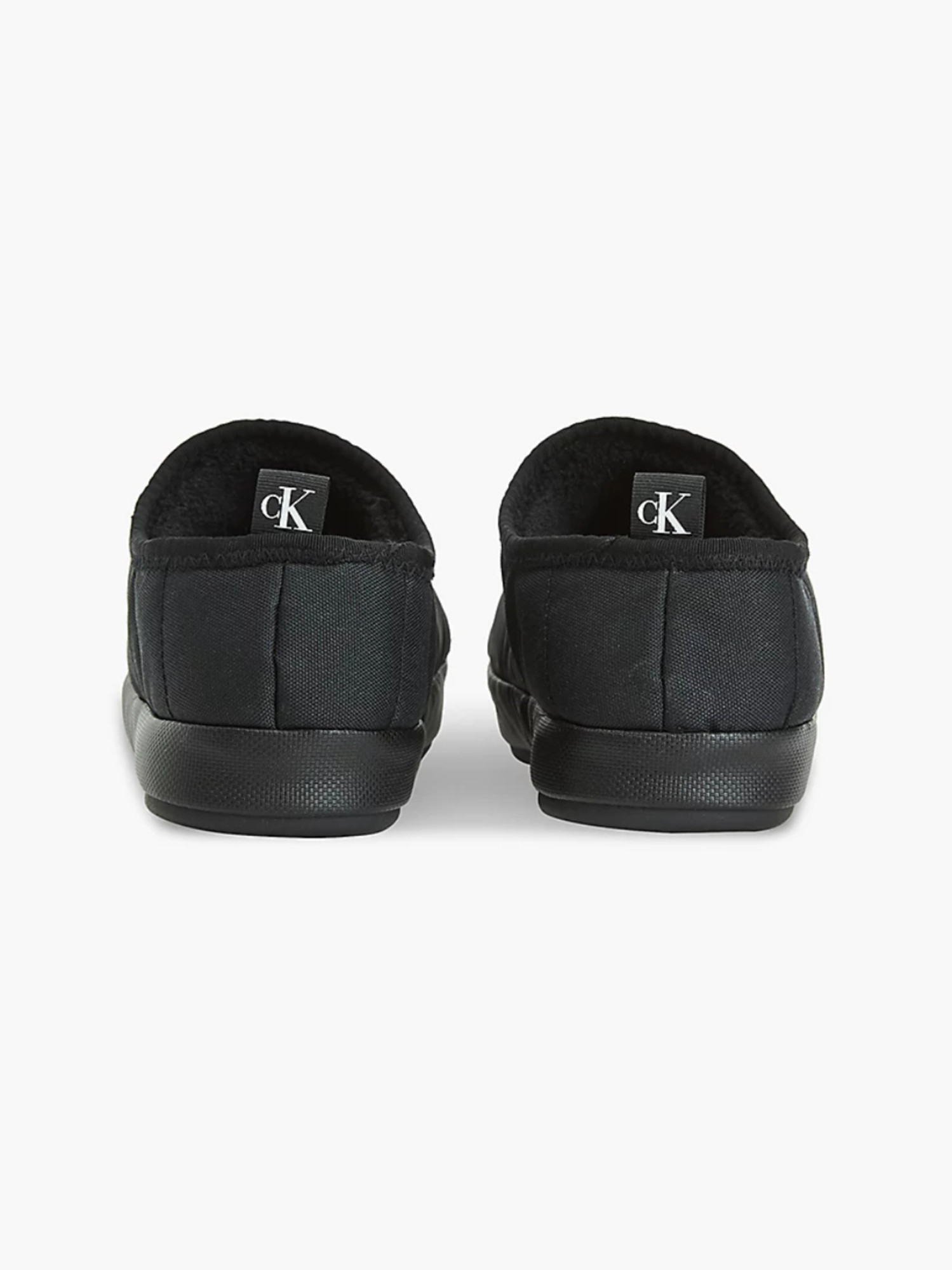 detail Calvin Klein pánské černé bačkory