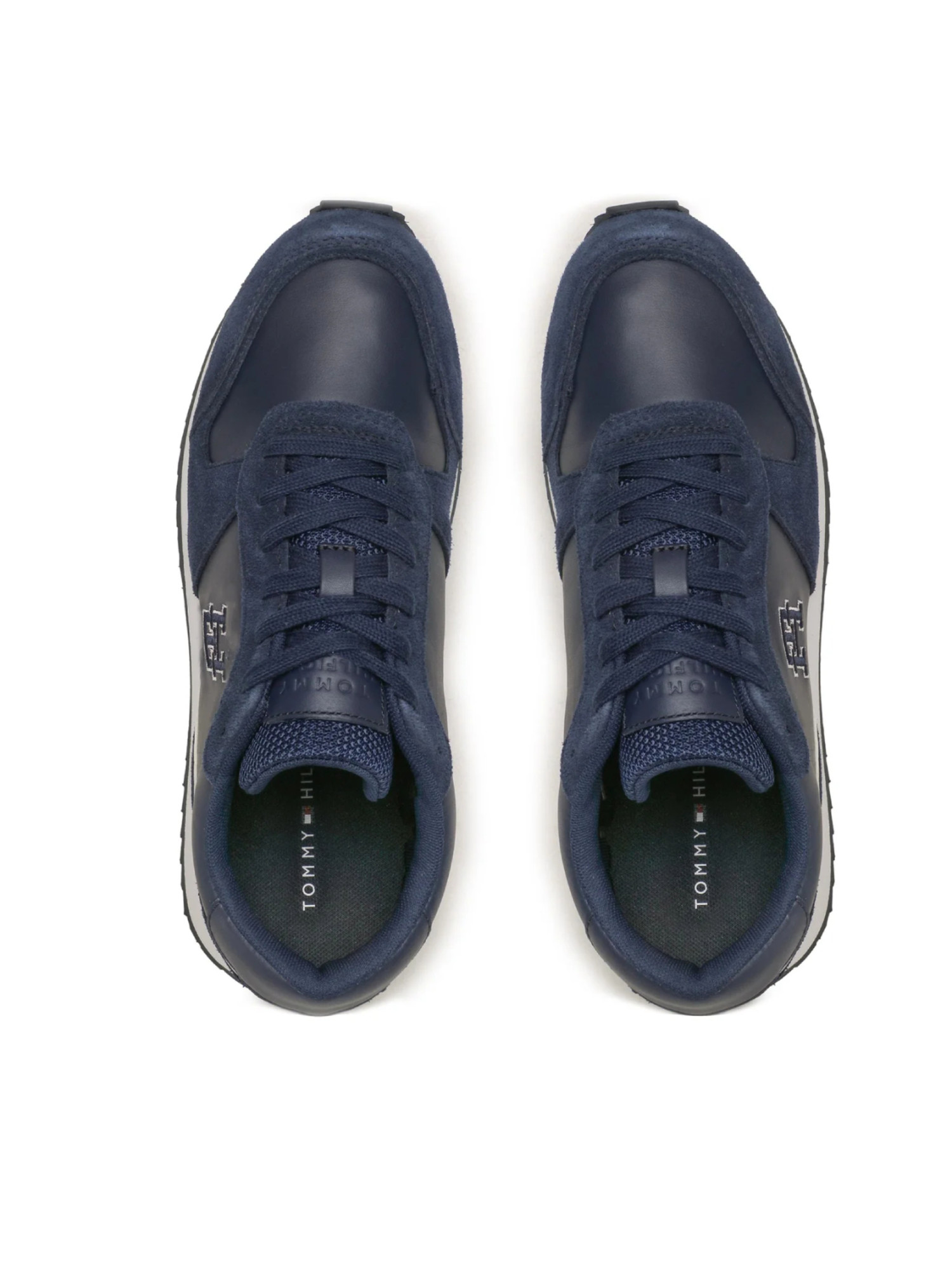 detail Tommy Hilfiger pánské tmavě modré tenisky