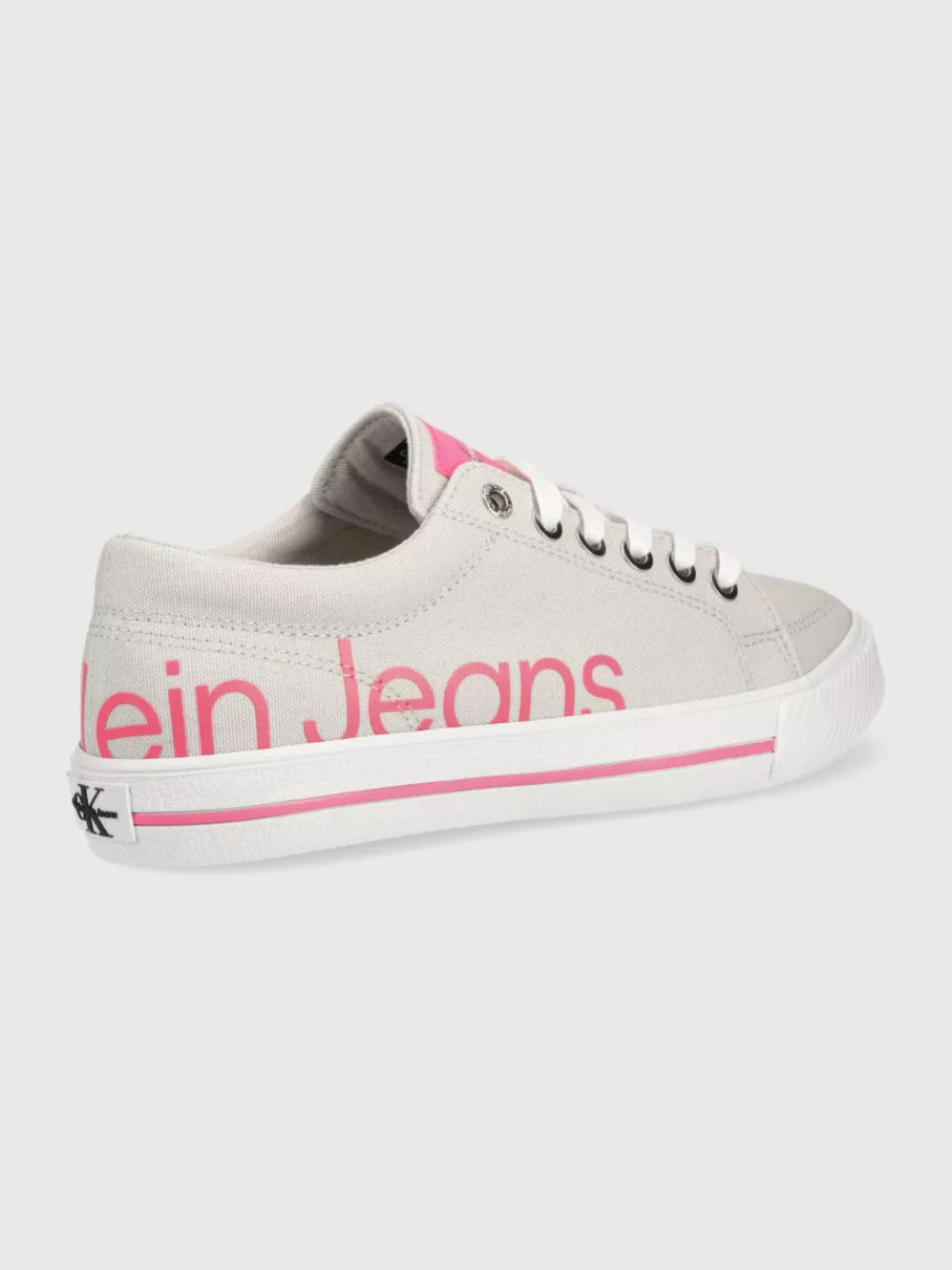 detail Calvin Klein dámské světle šedé tenisky