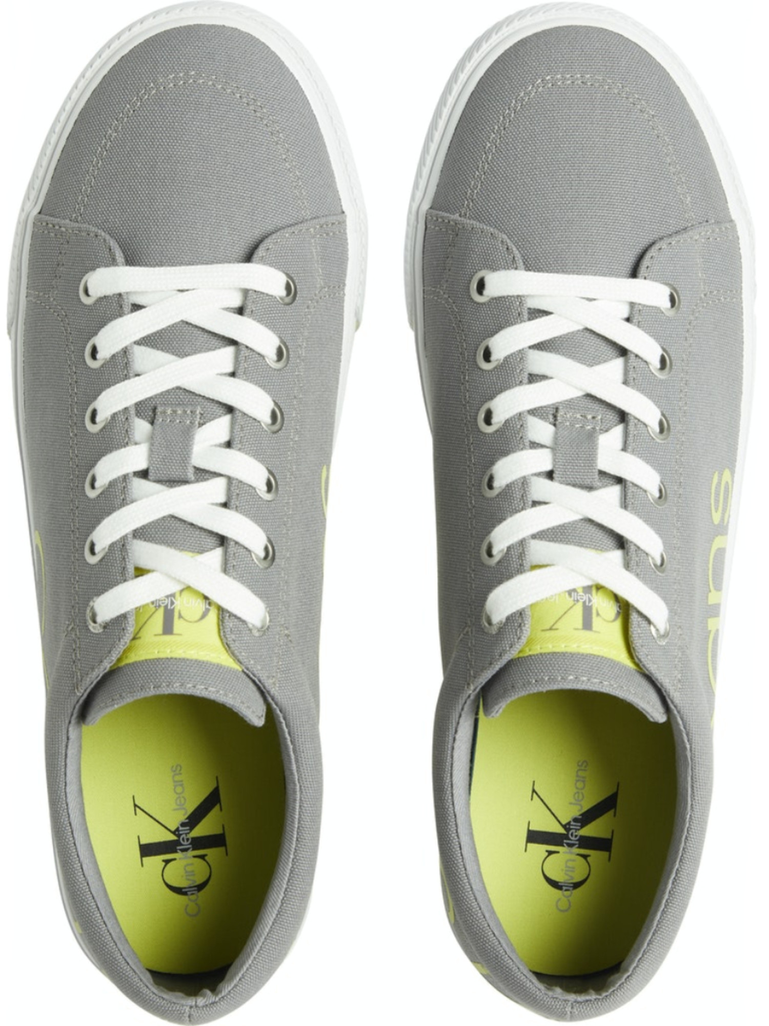 detail Calvin Klein pánské šedé tenisky