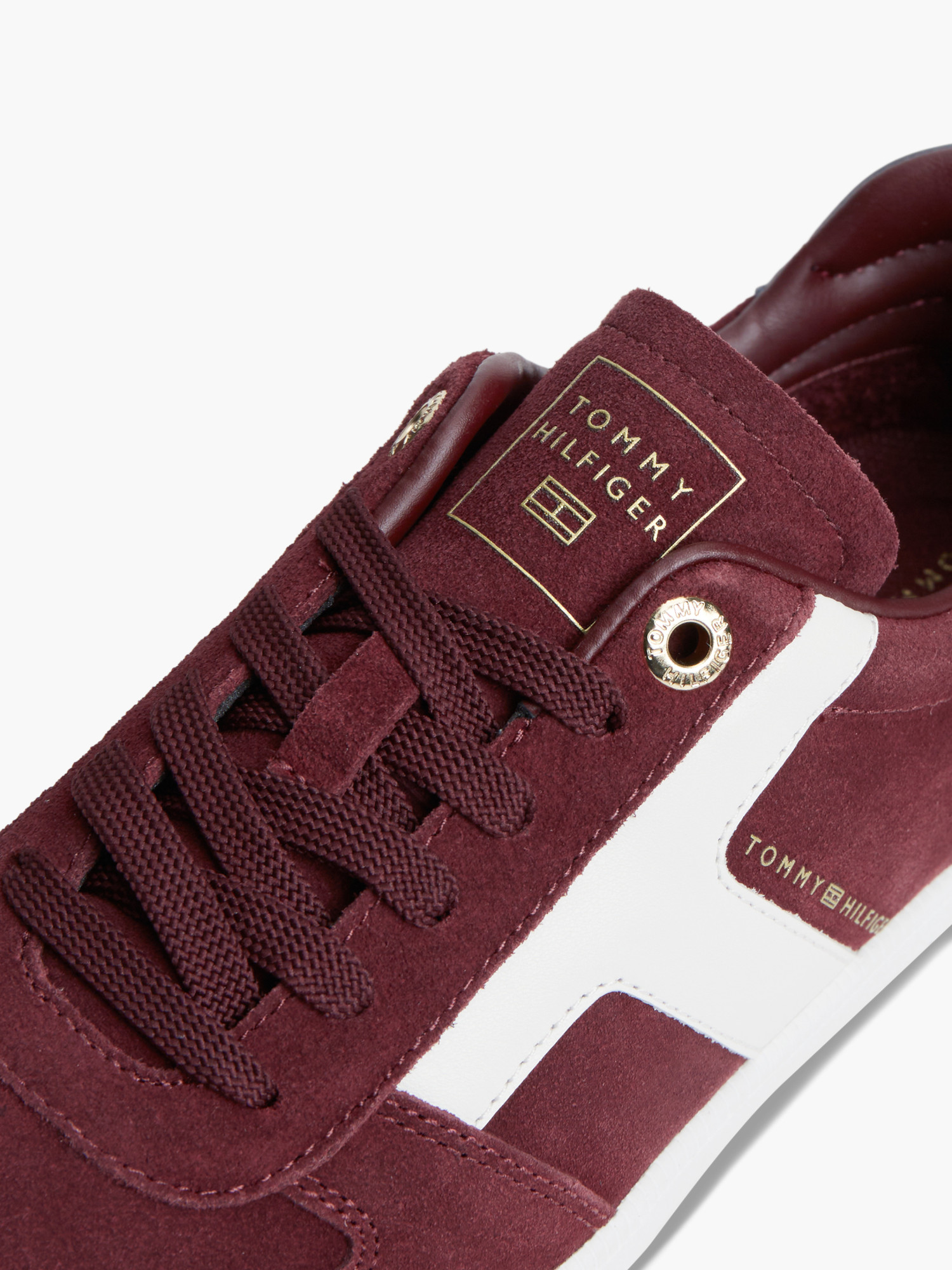 detail Tommy Hilfiger dámské vínové tenisky