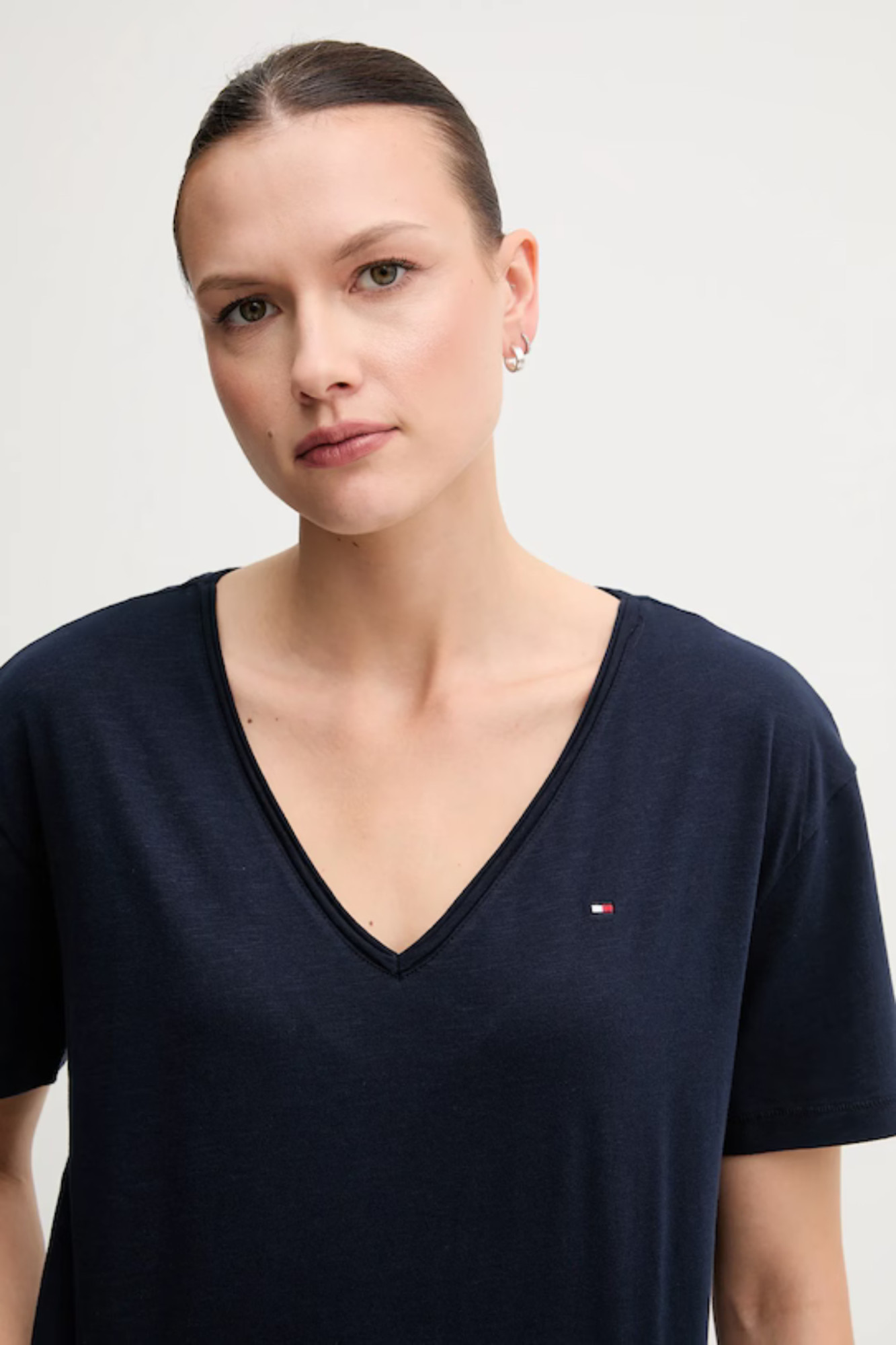 detail Tommy Hilfiger dámské basic triko