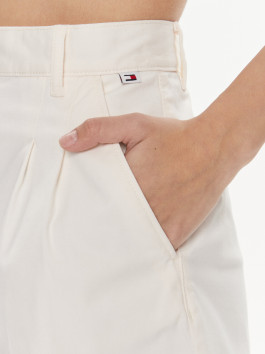 náhled Tommy Jeans dámské smetanové šortky Claire