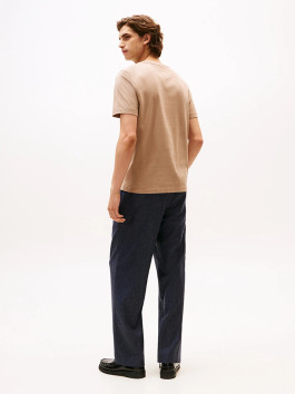 náhled Tommy Hilfiger pánské hnědé tričko