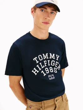 náhled Tommy Hilfiger pánské tmavě modré tričko