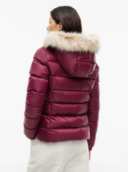náhled Tommy Jeans dámská vínová bunda