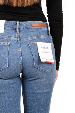 náhled Tommy Hilfiger dámské džínové šortky Venice