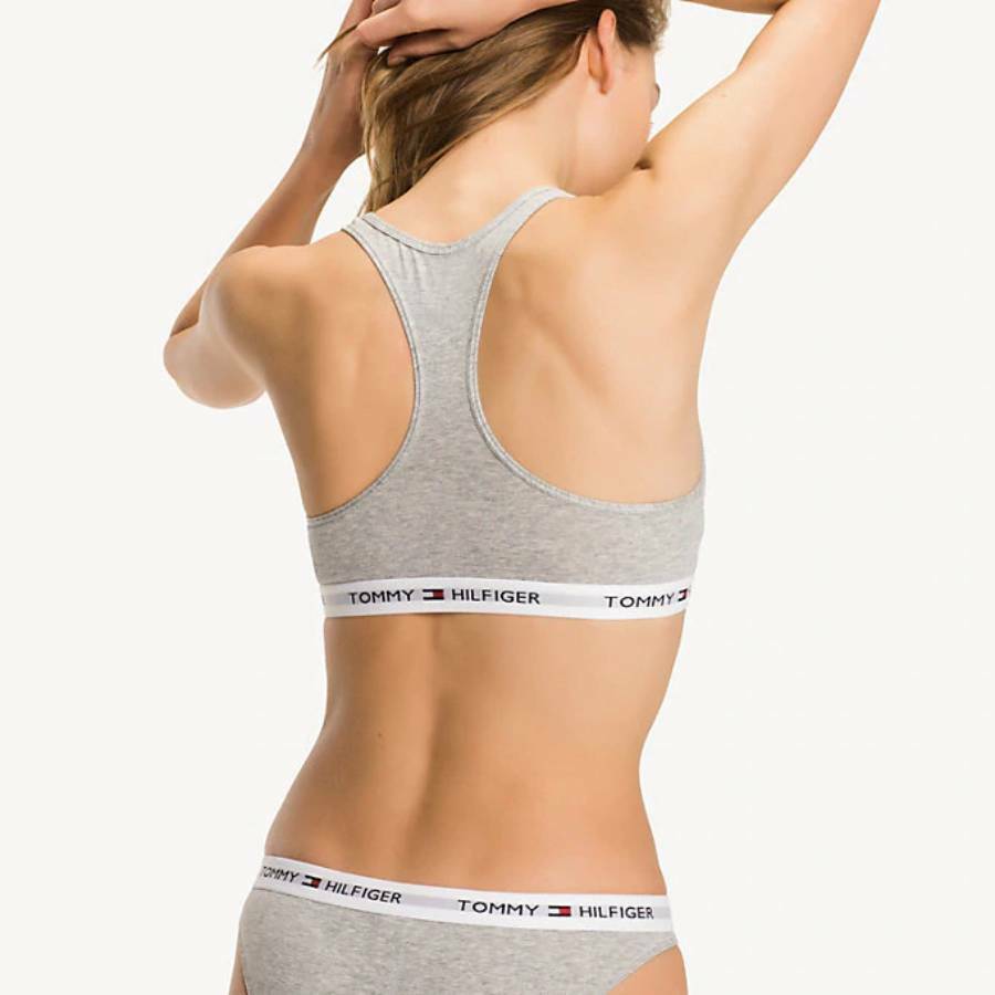 detail Tommy Hilfiger dámská šedá sportovní podprsenka Iconic