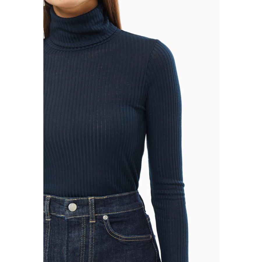 detail Pepe Jeans dámský tmavě modrý rolák Miren